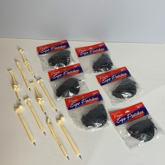 HALLOWEEN PIRATE EYE PATCHES AND NOVELTY BONE PENS - Picture 1 of 4